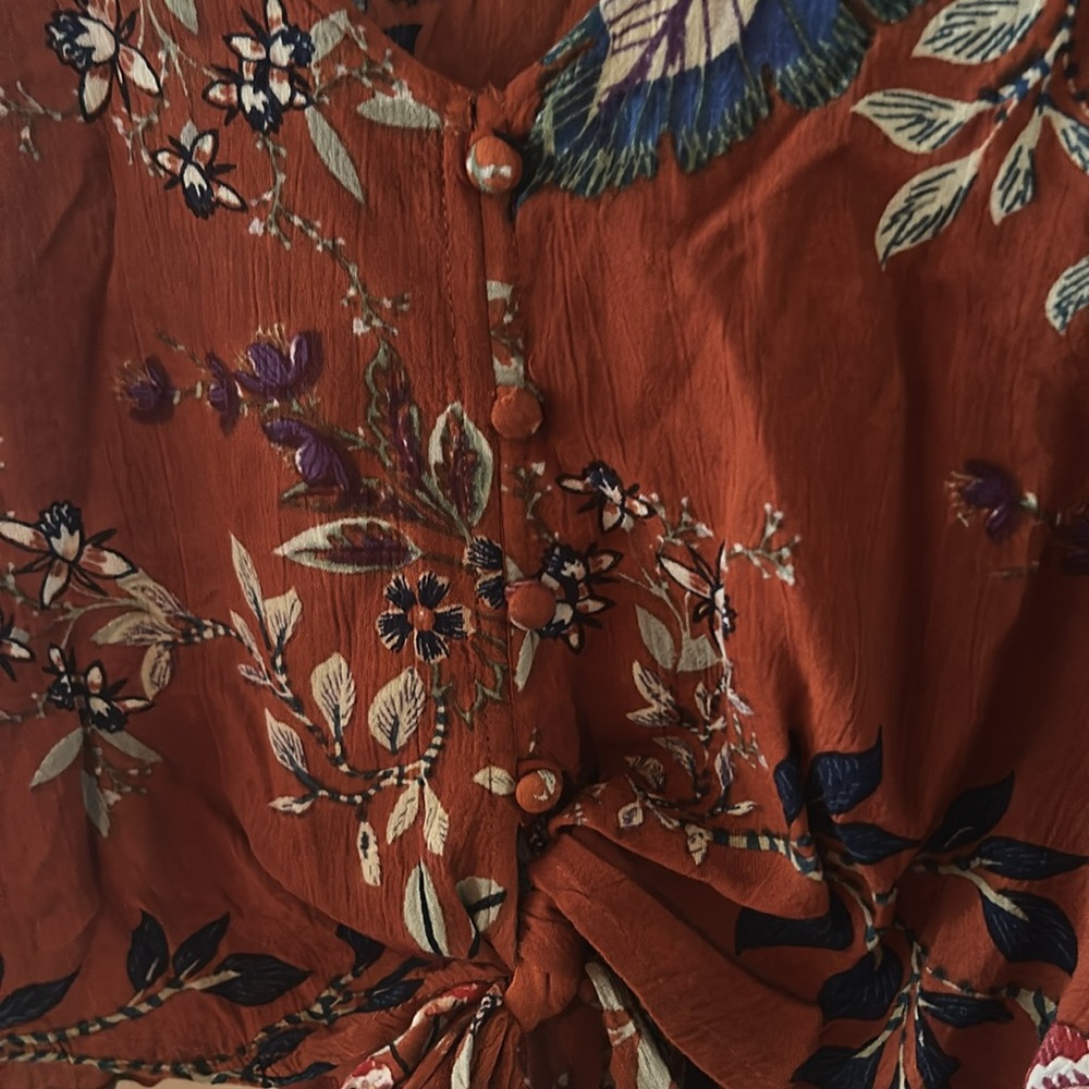 Peace of Patrons Rust Floral Boho Tie-Front Crop Blouse Size M - Like New! - Picture 3 of 8